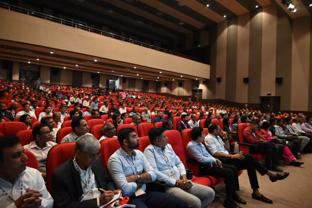 देश की सेवा के बाद अब करियर की नई उड़ान 🇮🇳
दिल्ली में DGR रोजगार मेले में 850 पूर्व सैनिकों को मिला बड़ा मौका — 1290 नौकरियां, 42 कंपनियां!

क्या आप या आपके जानने वाले एक्स-सर्विसमैन हैं? ये खबर जरूर देखें 👇
#ExServicemen #JobFair #IndianArmy #Veterans #DGR #JobsIndia #IBNews”