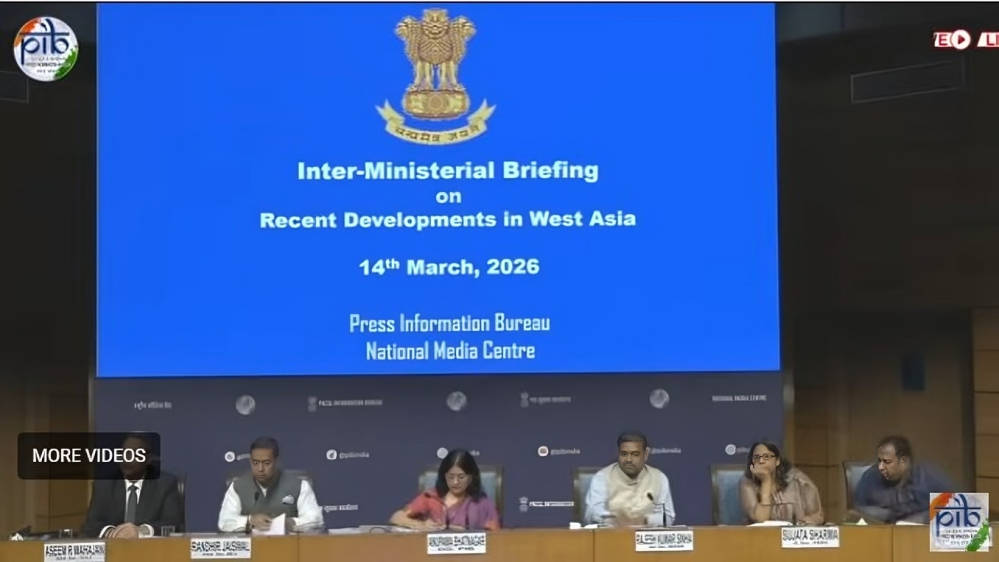 घबराने की जरूरत नहीं! भारत में पेट्रोल-डीजल पर्याप्त, LPG बुकिंग बढ़ी — सरकार की बड़ी प्रेस ब्रीफिंग