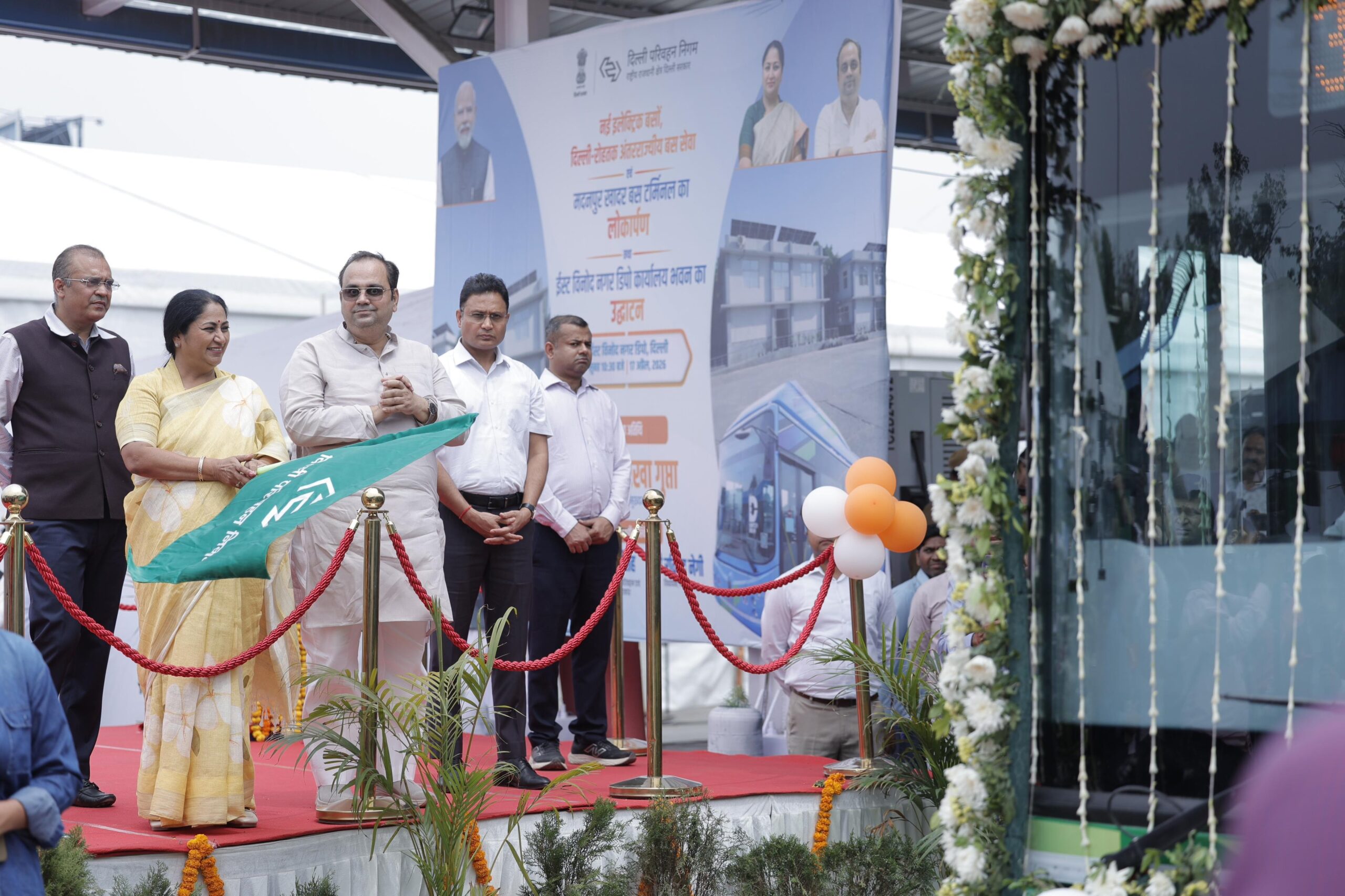 नई दिल्ली: दिल्ली में EV ट्रांसपोर्ट को बड़ी रफ्तार: 200 नई इलेक्ट्रिक बसें शुरू, दिल्ली-रोहतक इंटरस्टेट सेवा का शुभारंभ