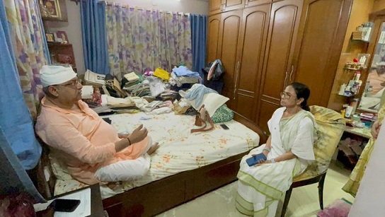 Kolkata: Politics Heats Up in West Bengal Over Alleged Attacks on TMC Leaders; Kalyan Banerjee Injured; Mamata Banerjee Expresses Outrage.