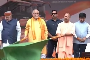 Lucknow/Noida: Traveling to Jewar Airport will now be even easier! CM Yogi Adityanath flagged off 45 new electric buses.