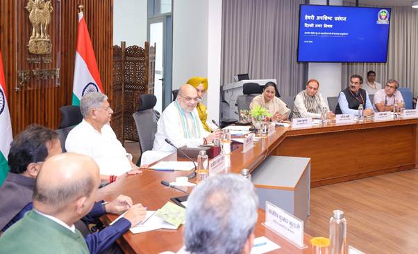 New Delhi: CBG gas to be produced from cow dung in Delhi; agreement signed between MCD and NDDB. Amit Shah stated that not a single litre of untreated wastewater will flow into the Yamuna by 2028.