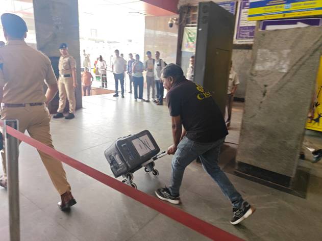 New Delhi/Ahmedabad: Historic feat of Indian Railways: Live Heart arrived for the first time on Vande Bharat Express, saving the life of a patient.