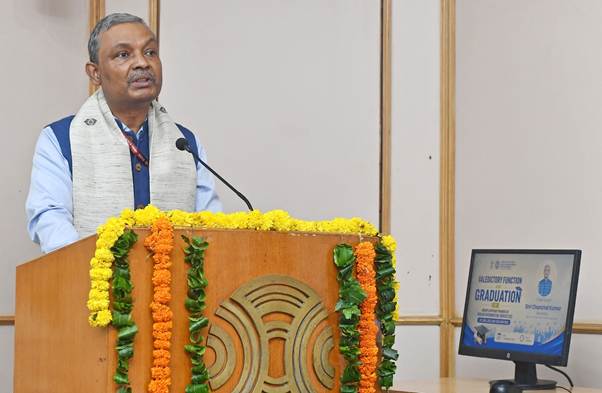 IIMC Convocation: New challenges for mass communication in the era of AI and deepfakes; Chanchal Kumar delivers a significant message to officials.
