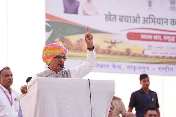 'Khet Bachao Abhiyan-2026': Shivraj Singh Chouhan launches the campaign from Tarawadi; 28,422 permanent houses approved in Haryana.